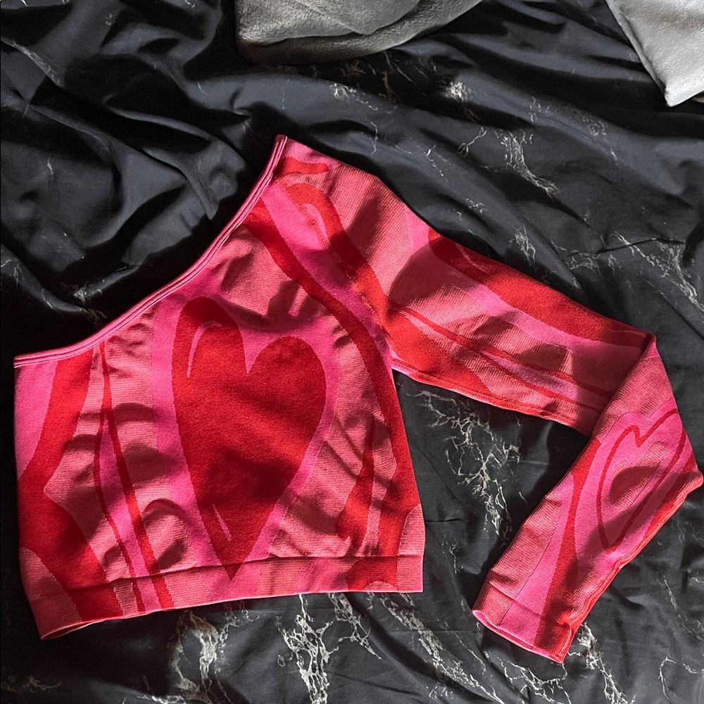 One-Shoulder Pink Heart Print Top medium
